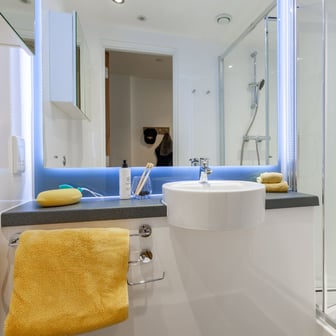 Silver En Suite - Image 5